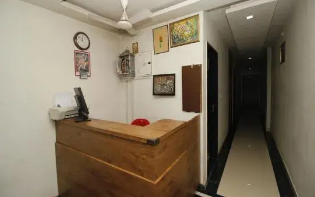 Oyo 38762 Hotel Lucky Inn