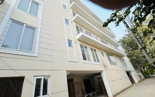 Hotel Amahi Inn Sector 30