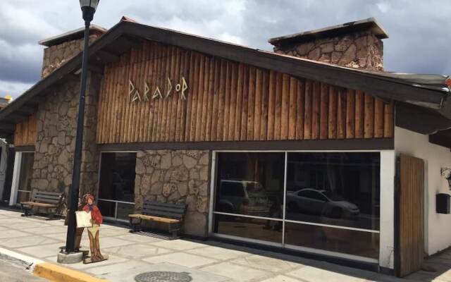 Hotel Parador Santa Cruz вид на фасад