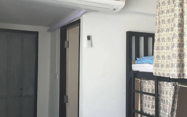 Sleep Box Hotel