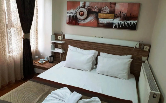 Altun Hotel