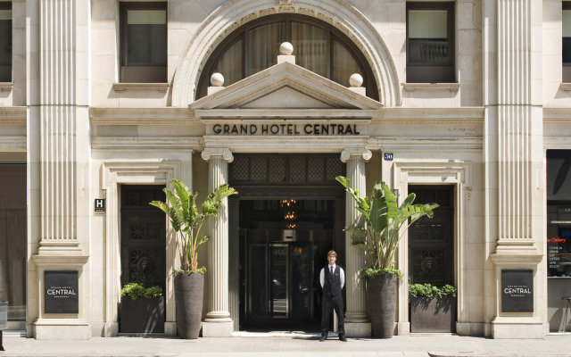 Отель Grand Hotel Central - Small Luxury Hotels of the World Испания, Барселона - отзывы, цены и фото номеров - забронировать отель Grand Hotel Central - Small Luxury Hotels of the World онлайн вид на фасад