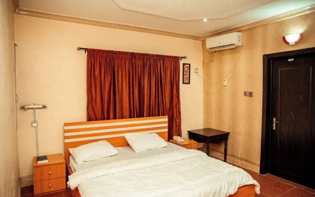 The CEO hotel and suite