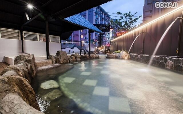 Slow Wow Hot Spring Hotel