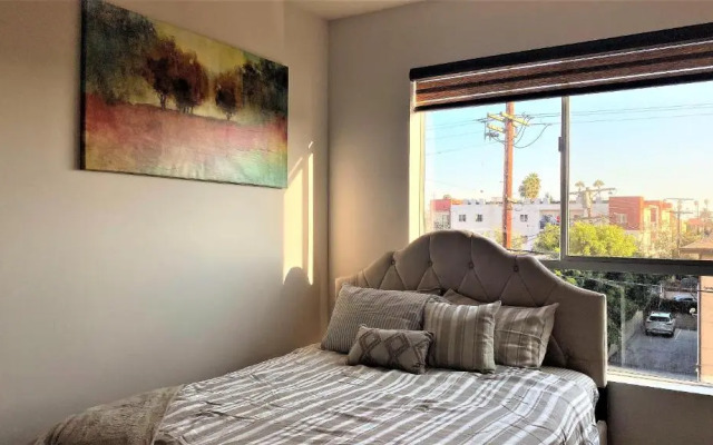 Gorgeous View 2bd 2ba Apartment in Hollywood