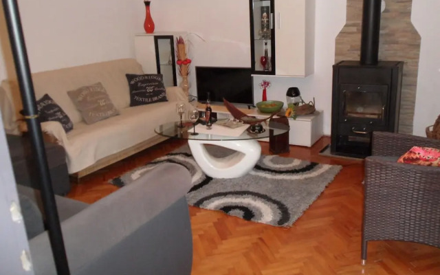 House House Klaric-perl