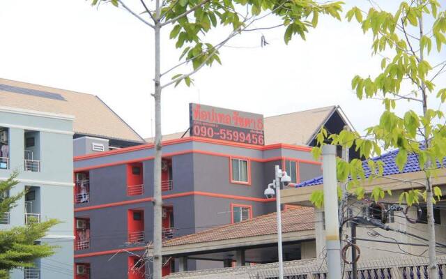 Апартаменты Toptel Ratchada5 Apartment вид на фасад