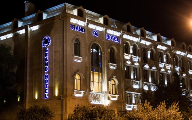 Отель Grand Hotel Азербайджан, Баку - 8 отзывов об отеле, цены и фото номеров - забронировать отель Grand Hotel онлайн вид на фасад
