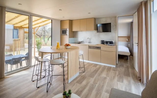 Stylish Agde Chalet Pool