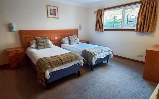 Loch Rannoch Highland Club Red Squirrel Lodge 05