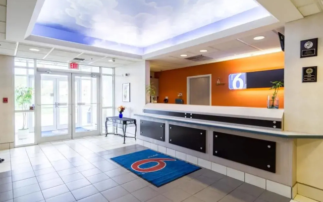 Motel 6 - Sandusky - Milan