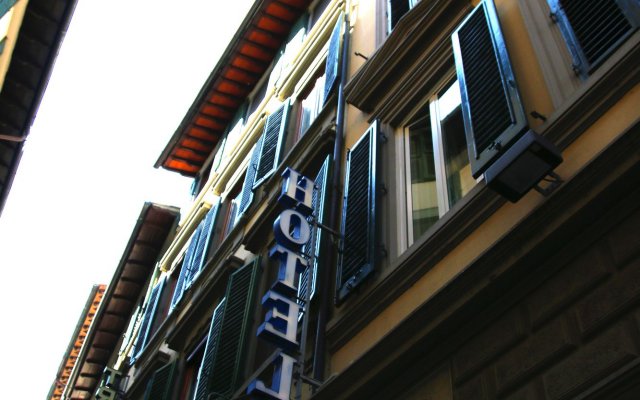 Отель Accademia Италия, Флоренция - 1 отзыв об отеле, цены и фото номеров - забронировать отель Accademia онлайн вид на фасад