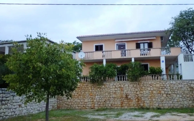 Apartments Dadić near Pebble Beach Jaz