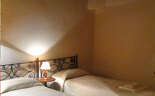 Fattoria Santa Vittoria Apartment Pagliericcio