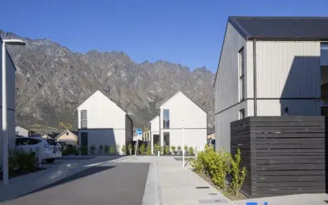 Modern 3BR Home, Mountain View, Family Stay, Wi-Fi