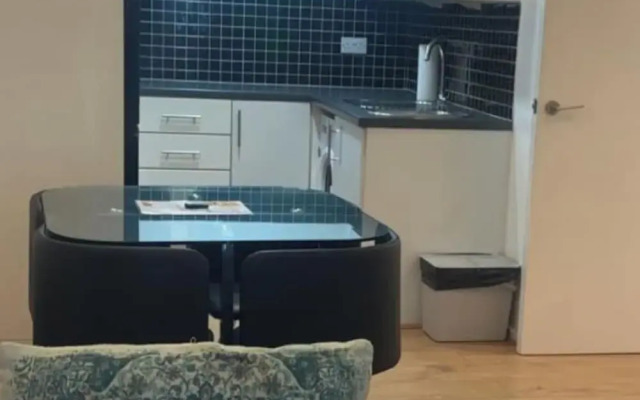London 1 Bed Apartment Close to Barking Station