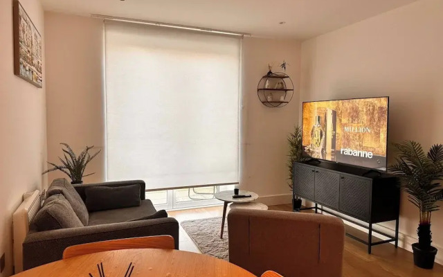 Cozy one Bedroom With a Big Balcony and Parking
