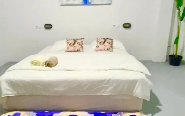 Komodo Indah Hotel