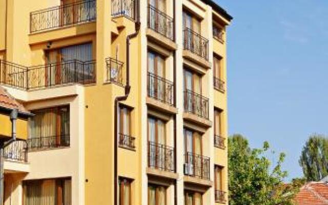 Отель Family Hotel Ramira Болгария, Кюстендил - отзывы, цены и фото номеров - забронировать отель Family Hotel Ramira онлайн вид на фасад