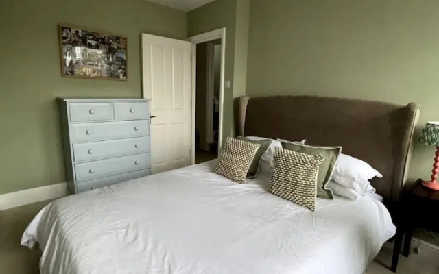 Charming 3BD Flat by the River Thames - Fulham!
