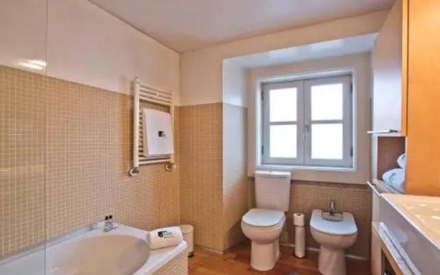 Bmyguest - Downtown Luxury Apartment