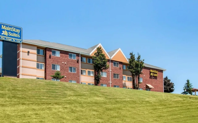Mainstay Suites Dubuque