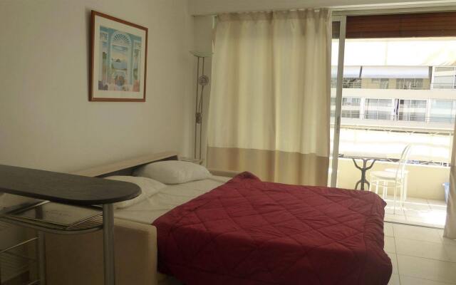 Апартаменты Marazur Apartments комната для гостей