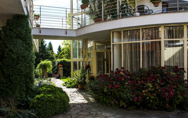 Отель Feng Shui Wellness Apartmanház Венгрия, Хевиз - отзывы, цены и фото номеров - забронировать отель Feng Shui Wellness Apartmanház онлайн вид на фасад