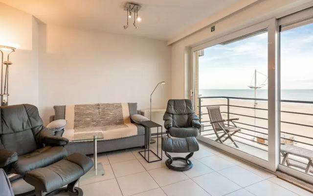 Apartment in Nieuwpoort by the Seafront