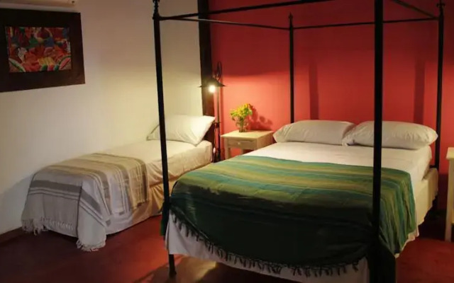 La Carlita . Casa de Huéspedes