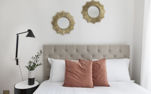 Отель Lively 2BR in Trevi by Sonder комната для гостей