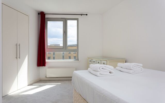 Отель 2 Bedroom Flat In Holloway With Balcony And Courtyard вид на фасад