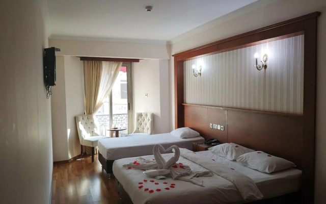 Grand Center Boutique Hotel
