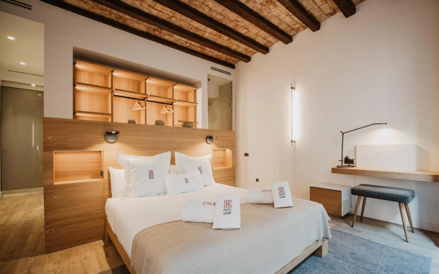 Petit Luxe St. Pere