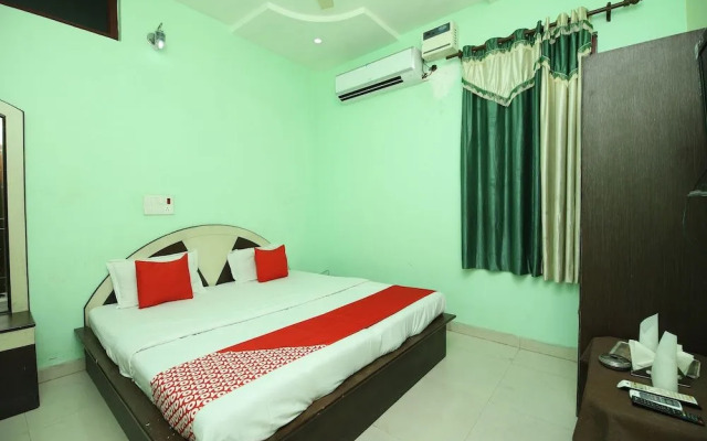 Oyo 40458 Hotel Deep Palace