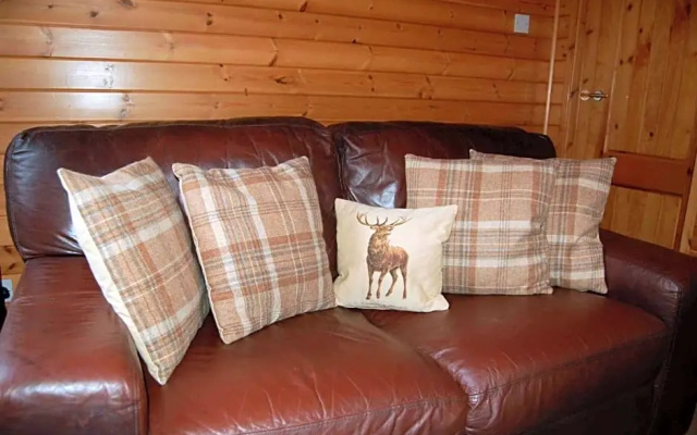 Cosy Rowan Woodland Lodge