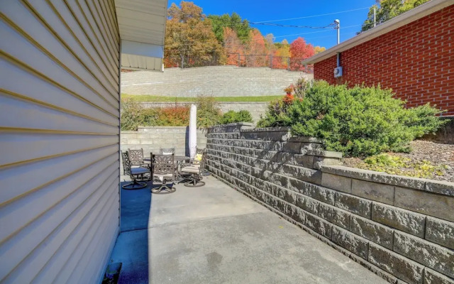 Laptop-friendly Appalachian Mountain Retreat!