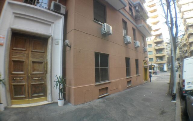 Отель Gateway Residence вид на фасад