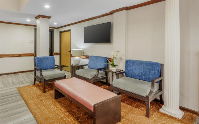 Best Western Alamo Suites