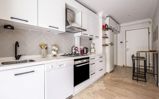 Flat with Backyard near Idealtepe Marmaray Station