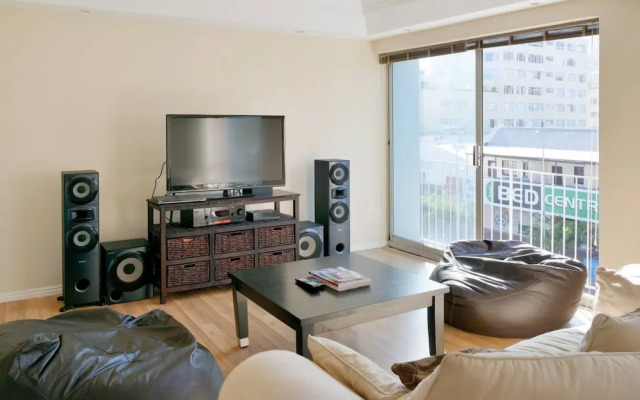 Cozy Beachfront Sea Point Apartments