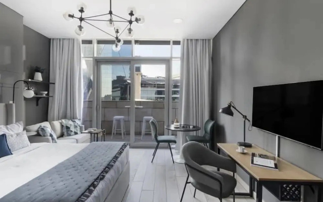 Silkhaus Stylish Studio With Balcony Difc Pool