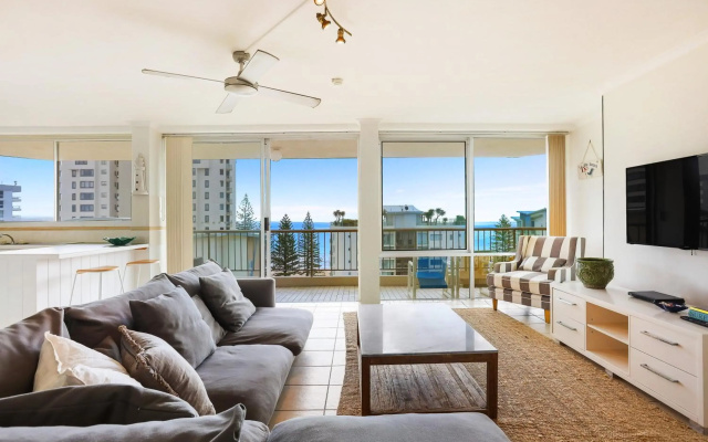 Rainbow Commodore Apartments