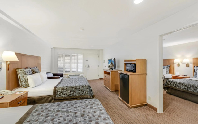 Anaheim Desert Inn & Suites