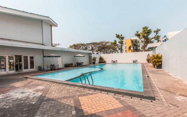 The Habitat by OYO Rooms