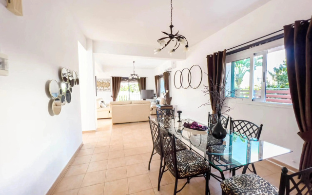 FAME villa with Private Pool, Jacuzzi and Gazebo