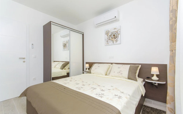 Apartments Villa V