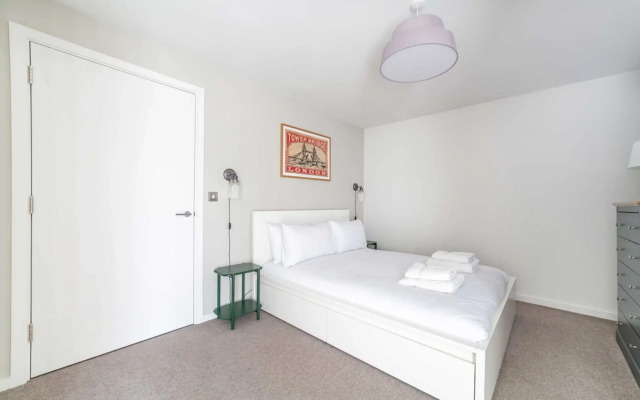 Cosy East London Retreat