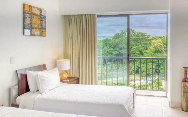 Jaco Bay 3702