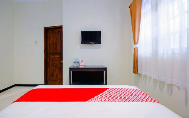 OYO 1650 Griya Joglo Homestay